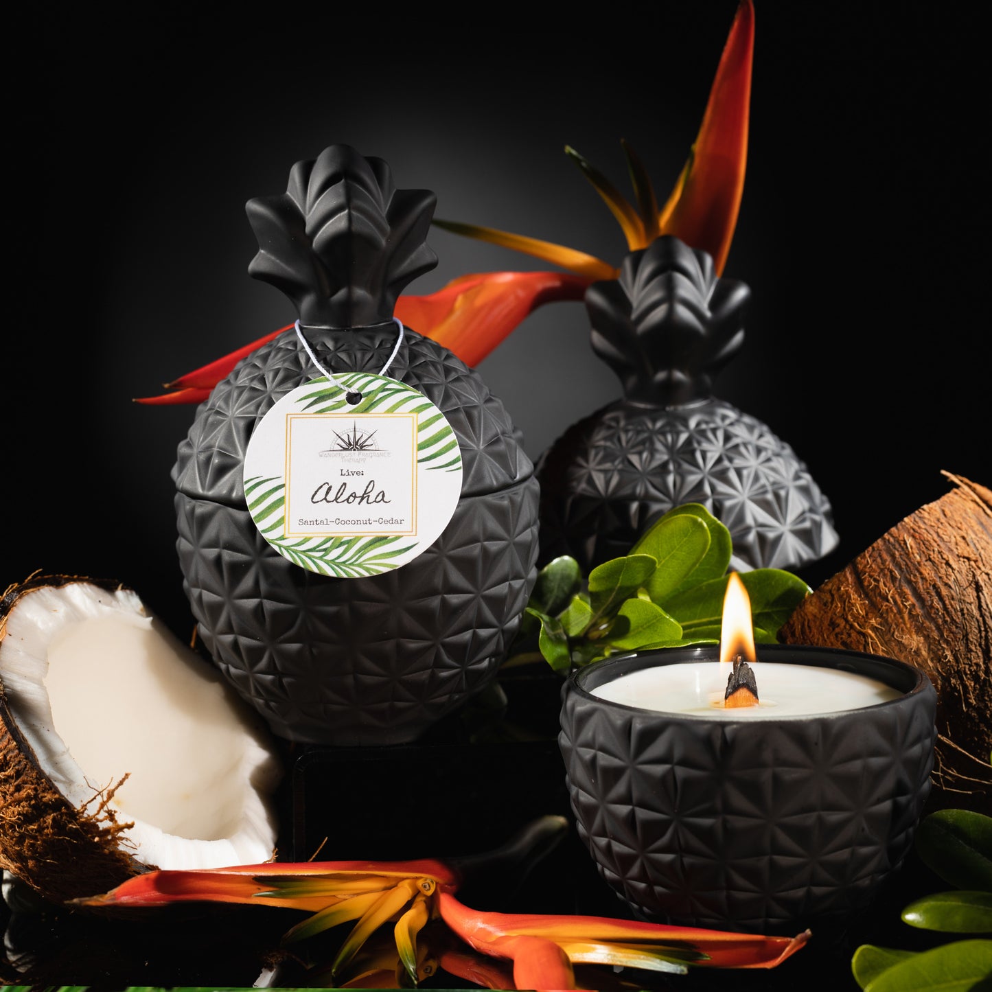 Candle in black pineapple jar scented with coconut, santal and cedar