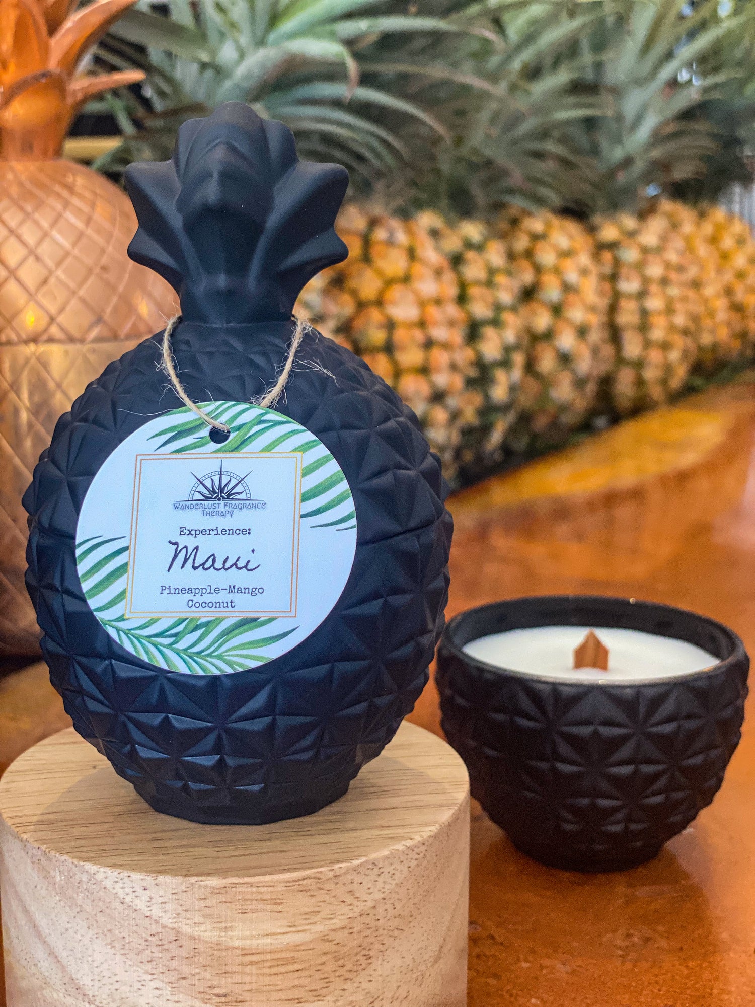 Candle in black pineapple jar scented with